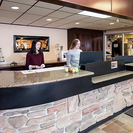 Dunvegan Inn & Suites Fairview Exterior foto