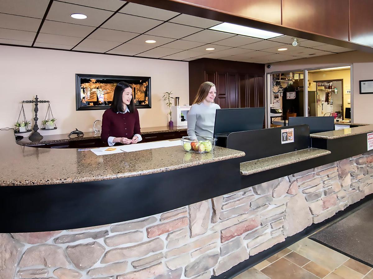 Dunvegan Inn & Suites Fairview Exterior foto